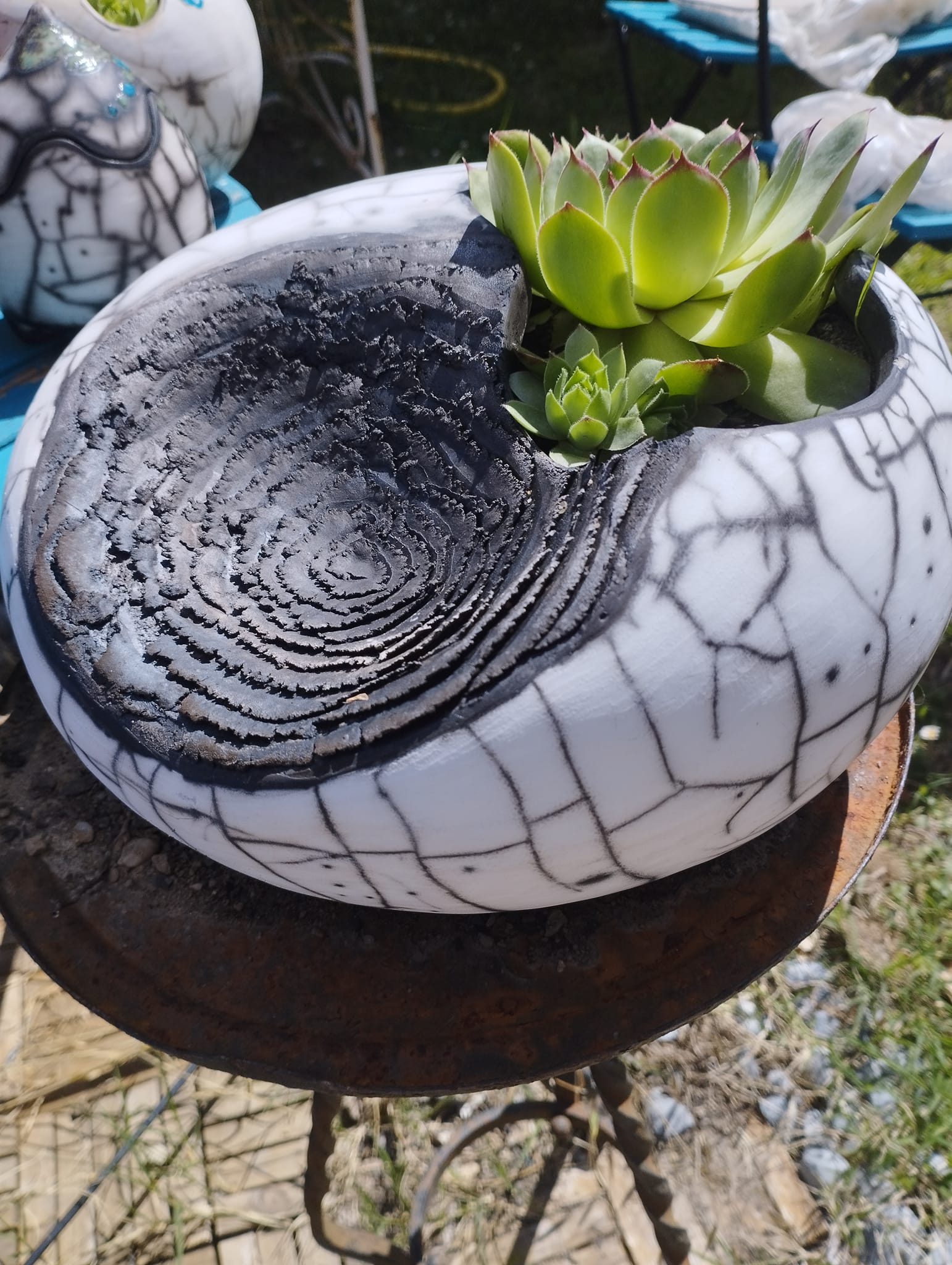 Une artisane céramiste de renom proche de Bordeaux,Cartelègue,33390,Nouvelle-Aquitaine,France