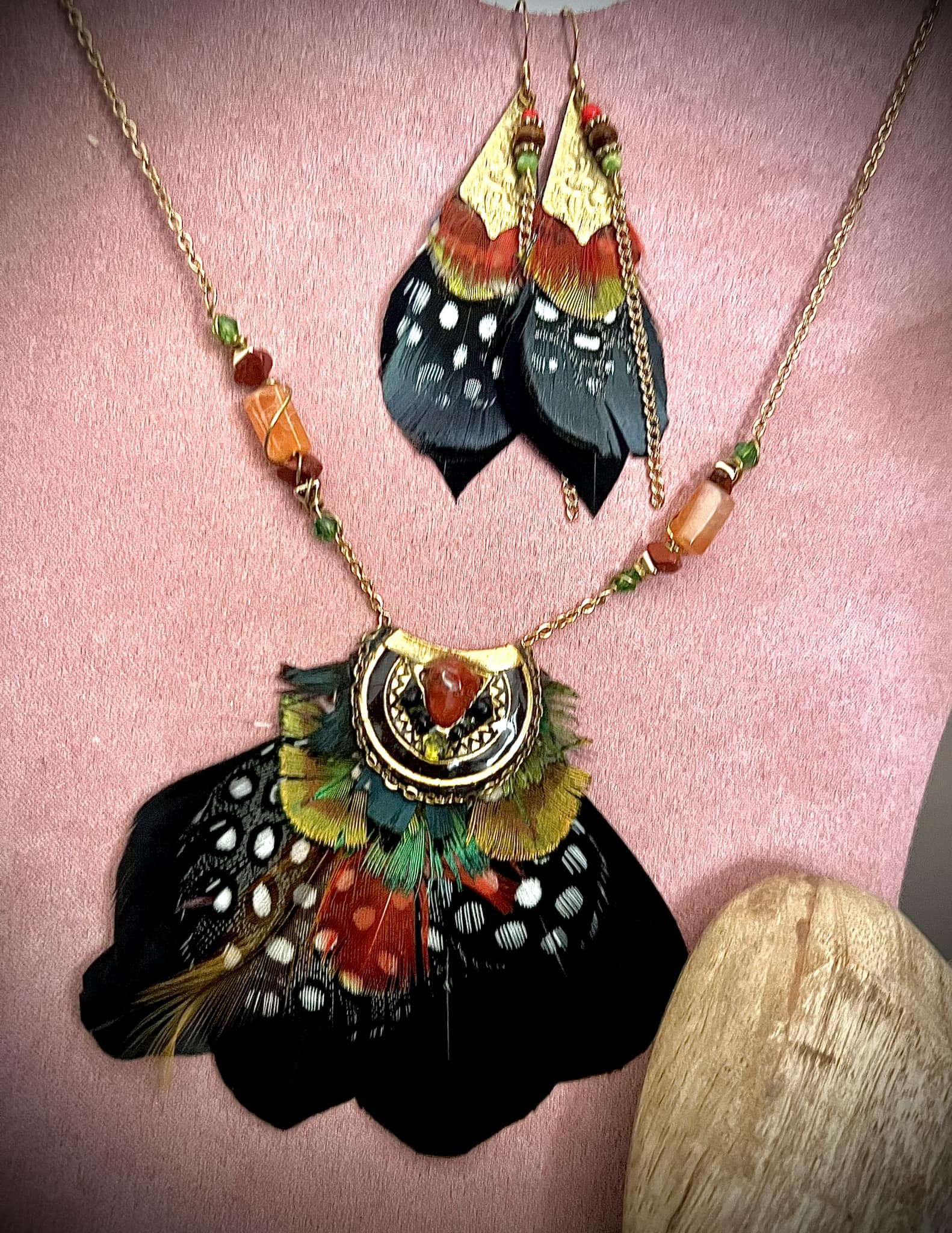 Des bijoux de créatrice en plumes naturelles,Rauzan,33420,Nouvelle-Aquitaine,France