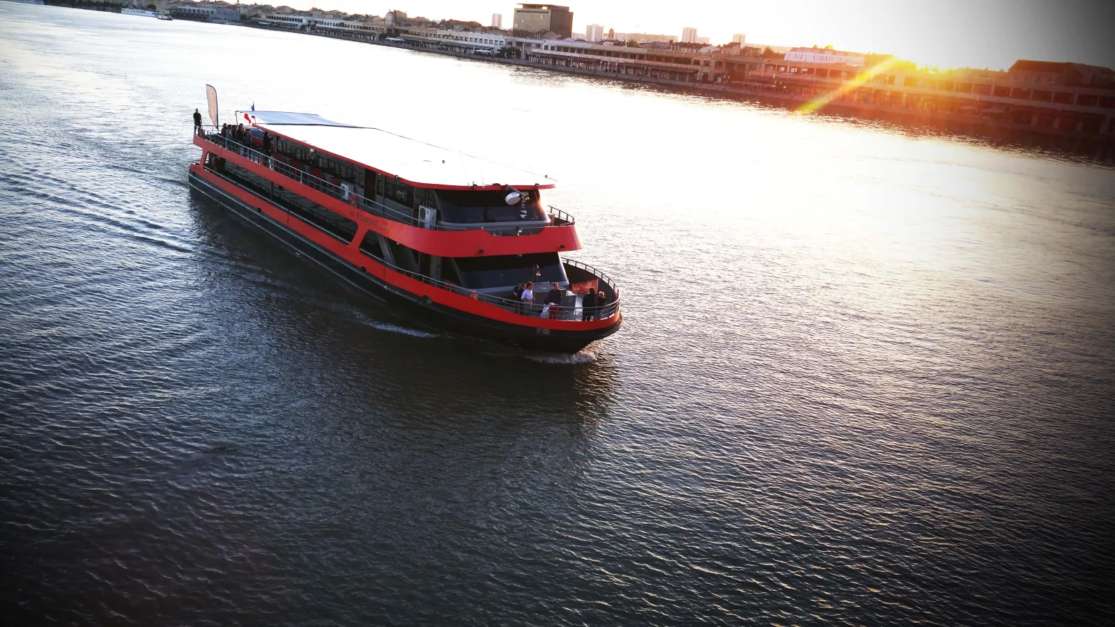 LES BATEAUX BORDELAIS,Bordeaux,33000,Nouvelle-Aquitaine,France