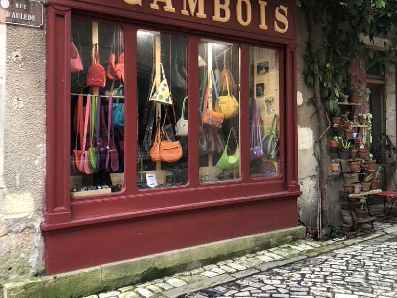 De la matière, des couleurs, des formes  en cuir !,Saint-Macaire,33490,Nouvelle-Aquitaine,France