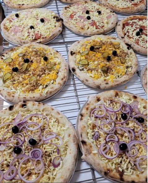 Des pizzas fraîches, artisanales faites par votre pizzaiolo et déposées dans le distributeur.,Saint-Magne,33125,Nouvelle-Aquitaine,France