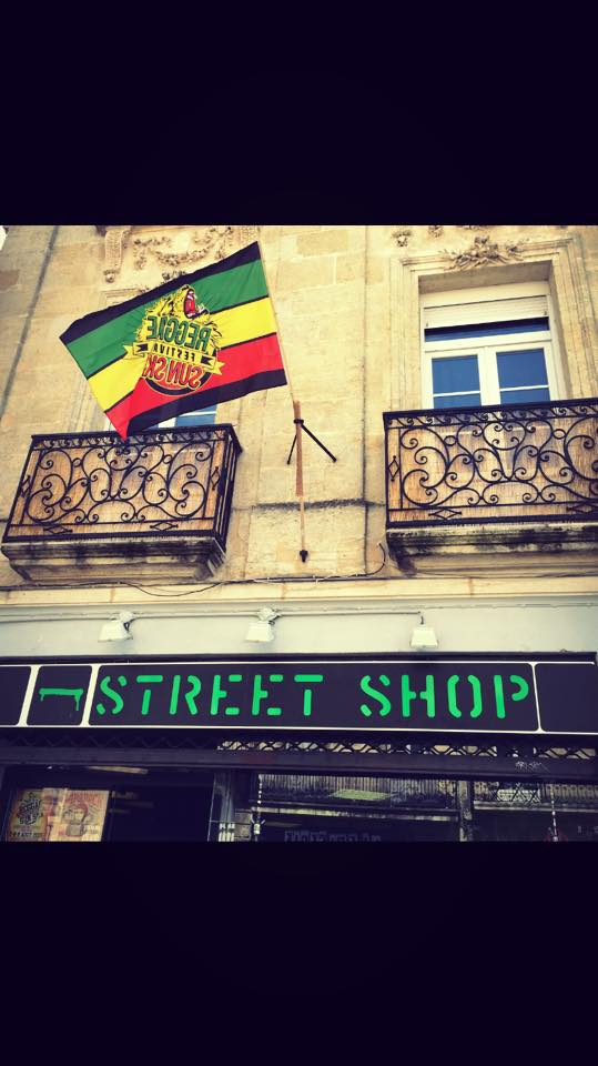 Une enseigne française spécialisée dans les articles fumeurs,Bordeaux,33000,Nouvelle-Aquitaine,France