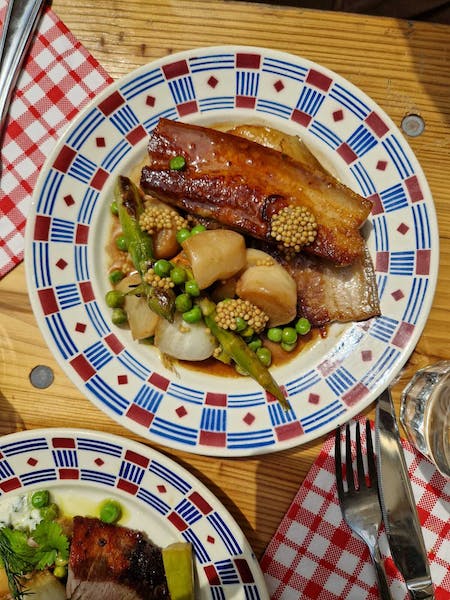 Une cuisine de saison et conviviale,Bordeaux,33800,Nouvelle-Aquitaine,France