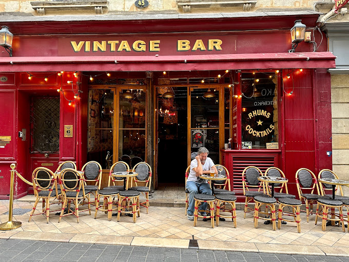 VINTAGE BAR,Bordeaux,33000,Nouvelle-Aquitaine,France