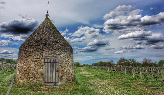 Le monument imite le château pontifical de Villandraut par son plan,Budos,33720,Nouvelle-Aquitaine,France