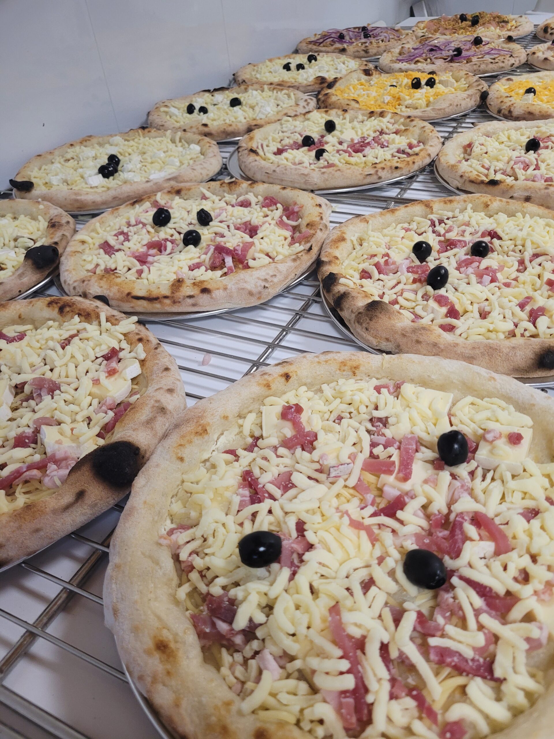 Une pizza à tout heure du jour et de la nuit,Hostens,33125,Nouvelle-Aquitaine,France