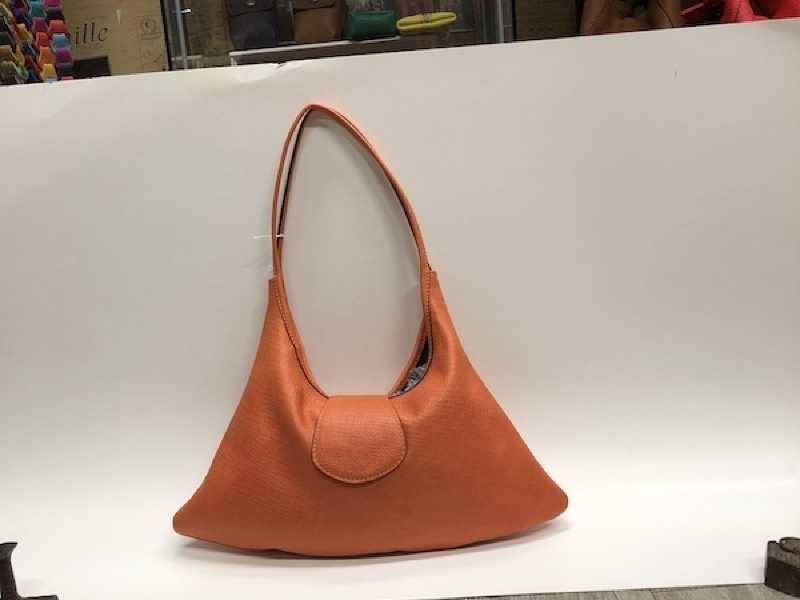 De la matière, des couleurs, des formes  en cuir !,Saint-Macaire,33490,Nouvelle-Aquitaine,France