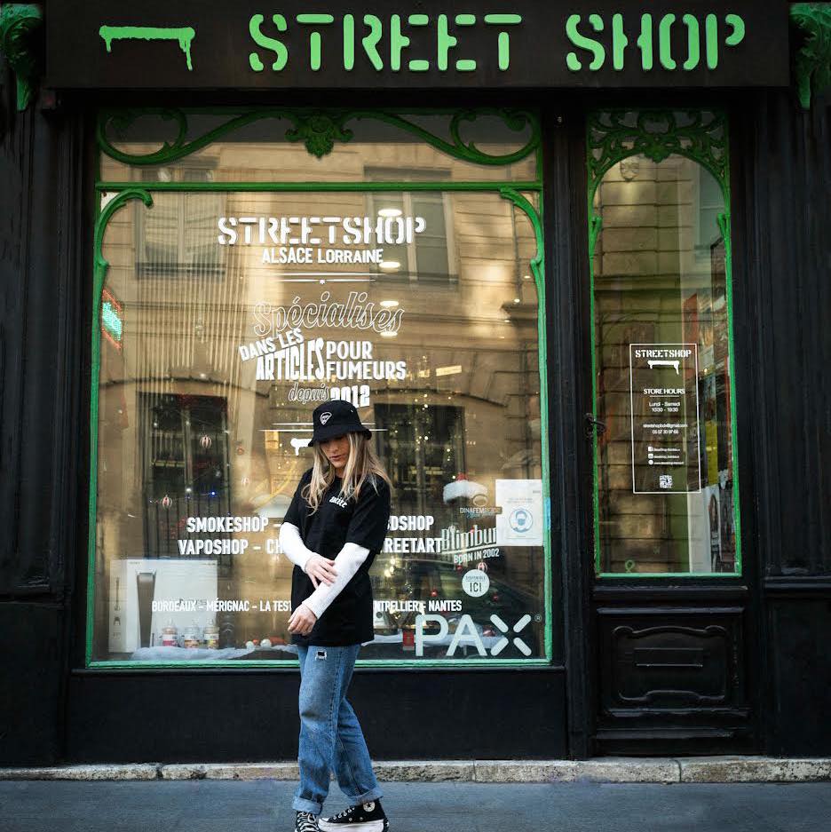 Une enseigne française spécialisée dans les articles fumeurs,Bordeaux,33000,Nouvelle-Aquitaine,France