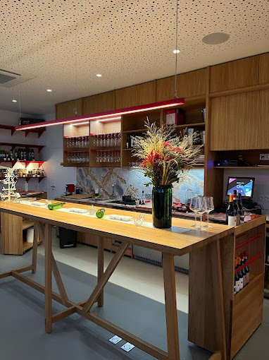 Brazza Vino,Bordeaux,33100,Nouvelle-Aquitaine,France