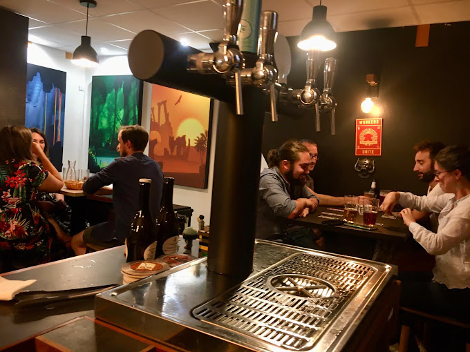 Lila and the Barber - Café ludique,Bordeaux,33000,Nouvelle-Aquitaine,France