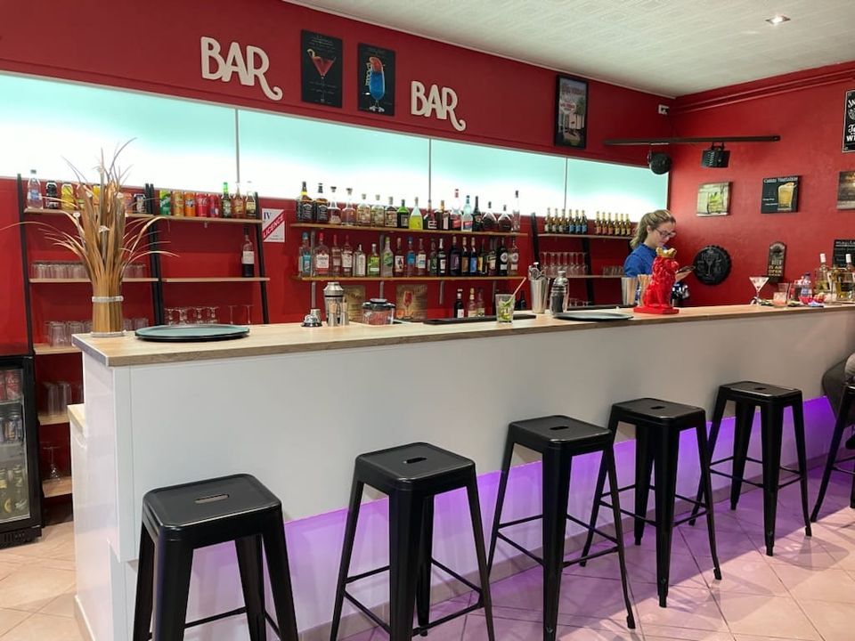 Restaurant O Lion Rouge,Bourg,33710,Nouvelle-Aquitaine,France