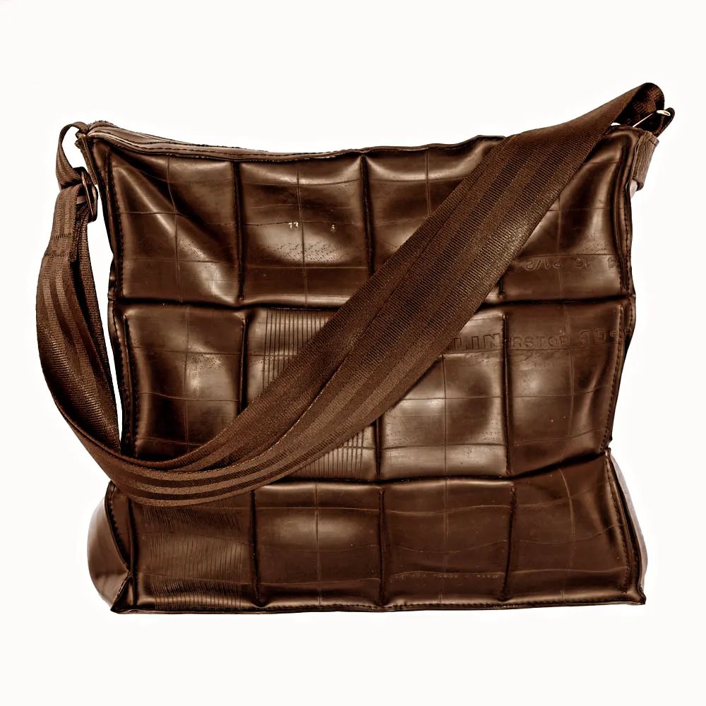 Une marque bordelaise créée en 1995 par Isabelle Pellegrin.,Bordeaux,33300,Nouvelle-Aquitaine,France