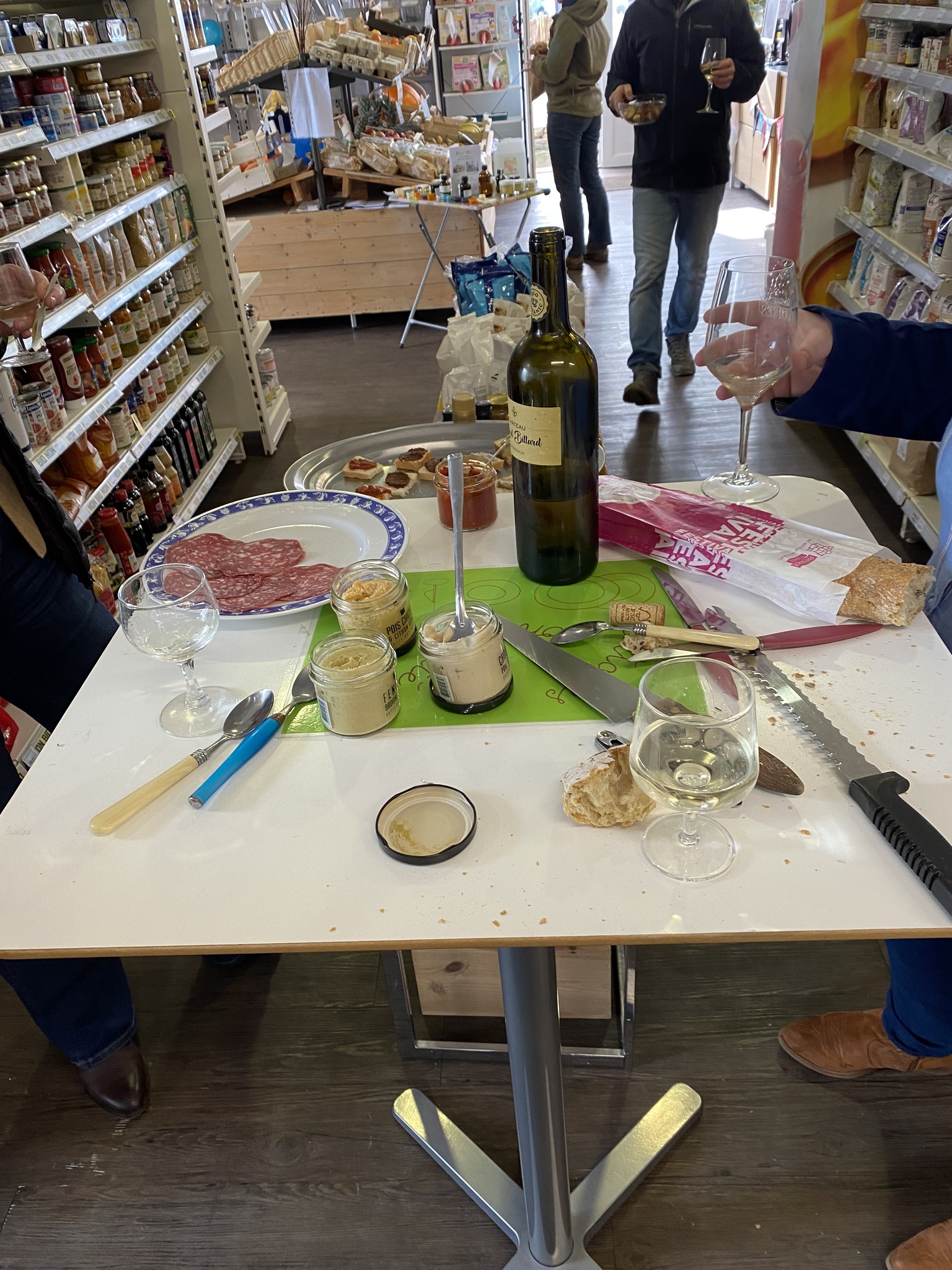 L'épicerie ou le commerce participatif c'est tendance!,Langon,33210,Nouvelle-Aquitaine,France