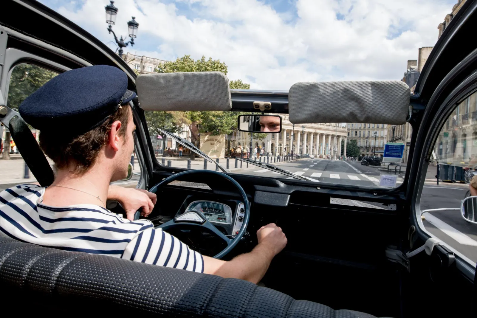2CV - 4 ROUES SOUS 1 PARAPLUIE,Bordeaux,33000,Nouvelle-Aquitaine,France
