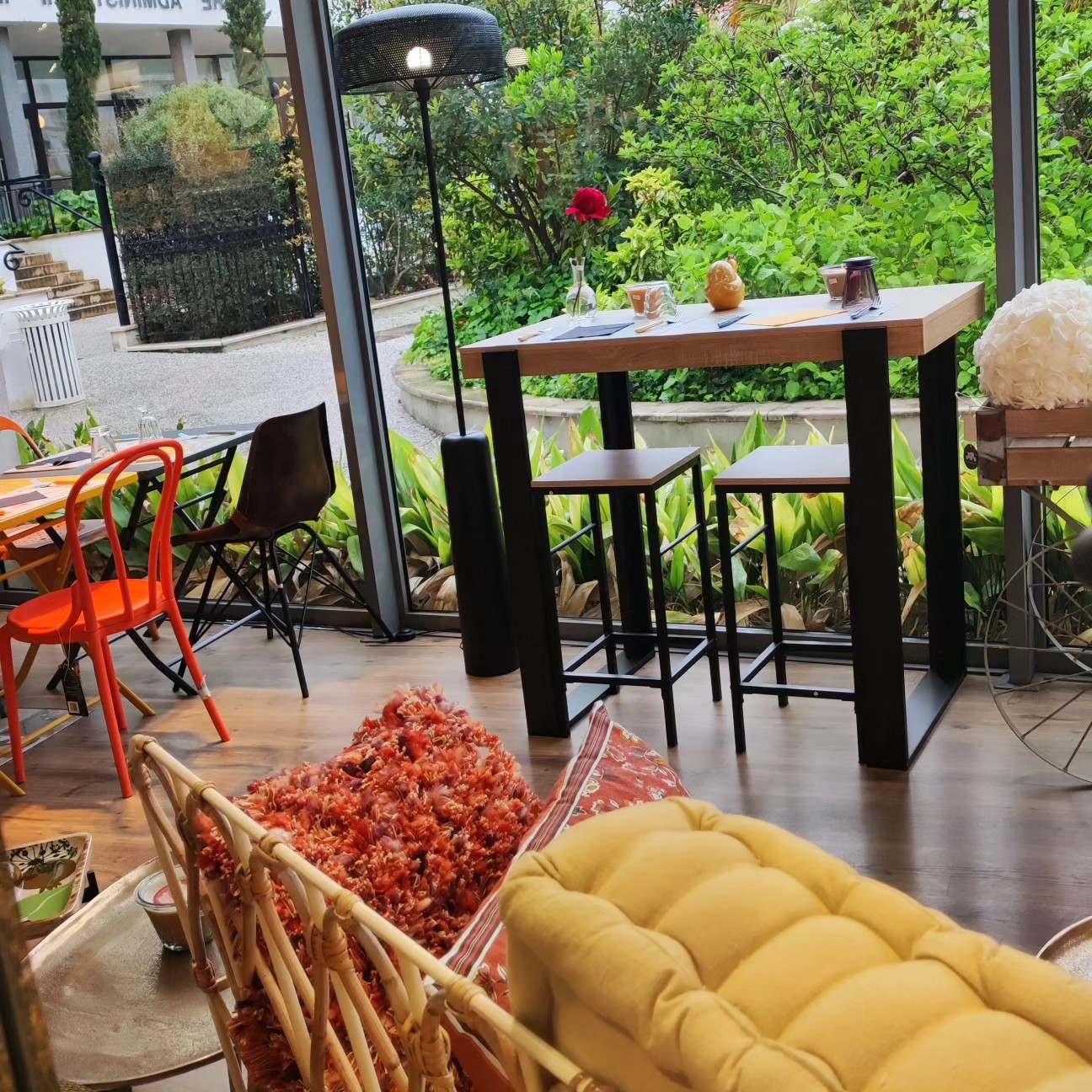 Magasin de décoration et salon de thé authentique et chaleureux.,Arcachon,33120,Nouvelle-Aquitaine,France