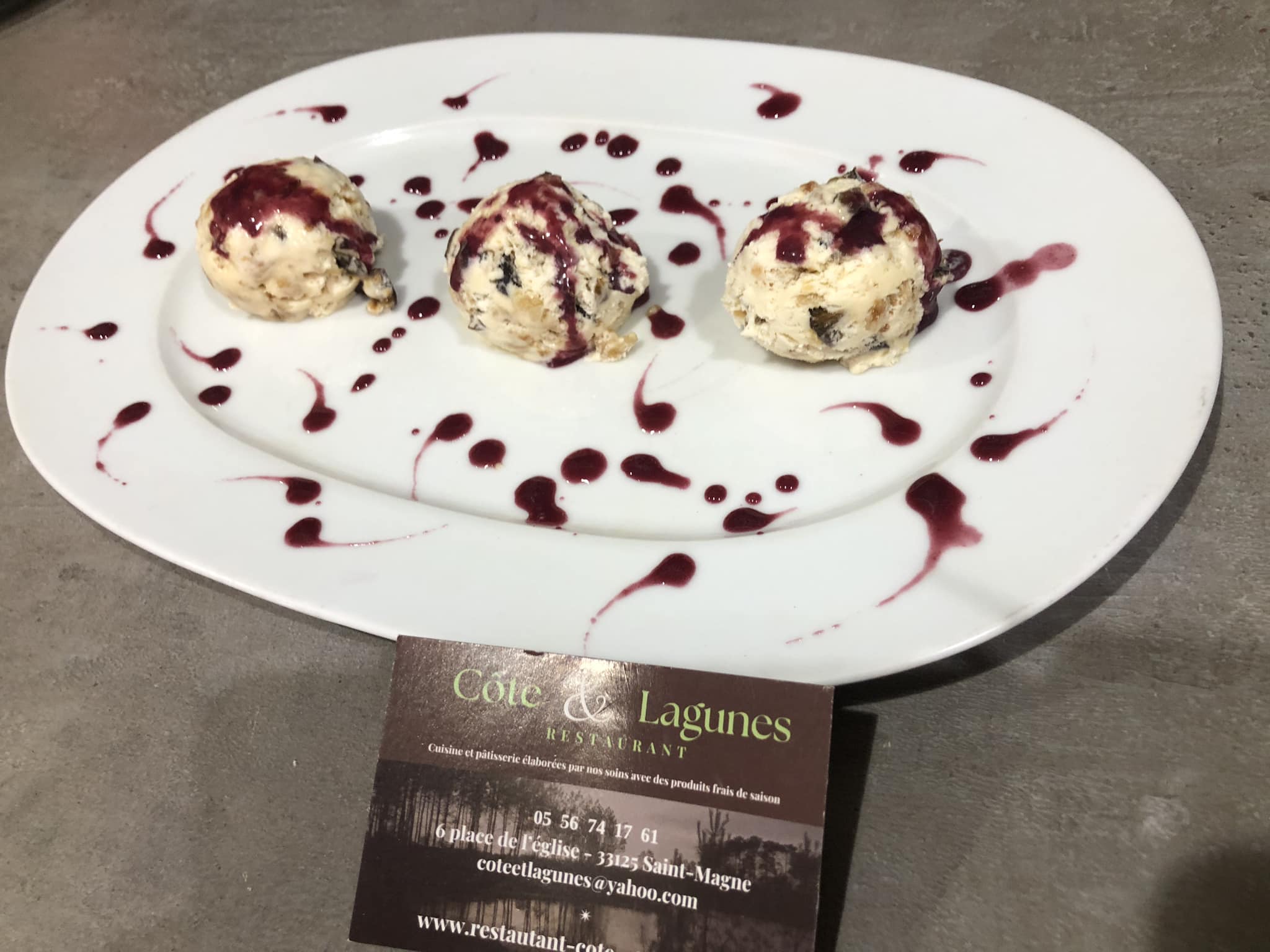 Restaurant offrant une cuisine française traditionnelle 100 % faite maison à Saint-Magne,Saint-Magne-de-Castillon,33350,Nouvelle-Aquitaine,France