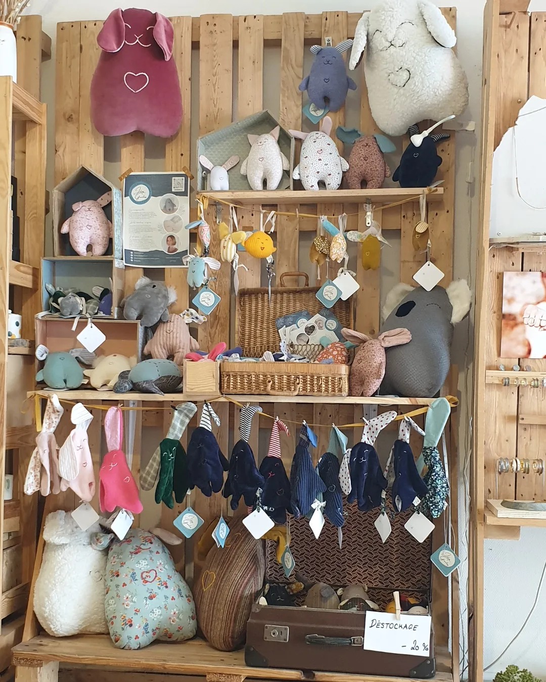 Création de jouets artisanaux en tissus surcyclés,Talence,33400,Nouvelle-Aquitaine,France