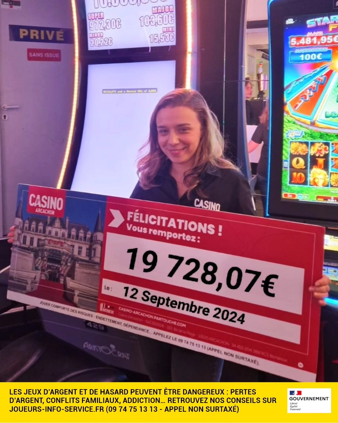 Dans le majestueux château Deganne, le Casino fait se côtoyer machines à sous, jeux traditionnels,Arcachon,33120,Nouvelle-Aquitaine,France
