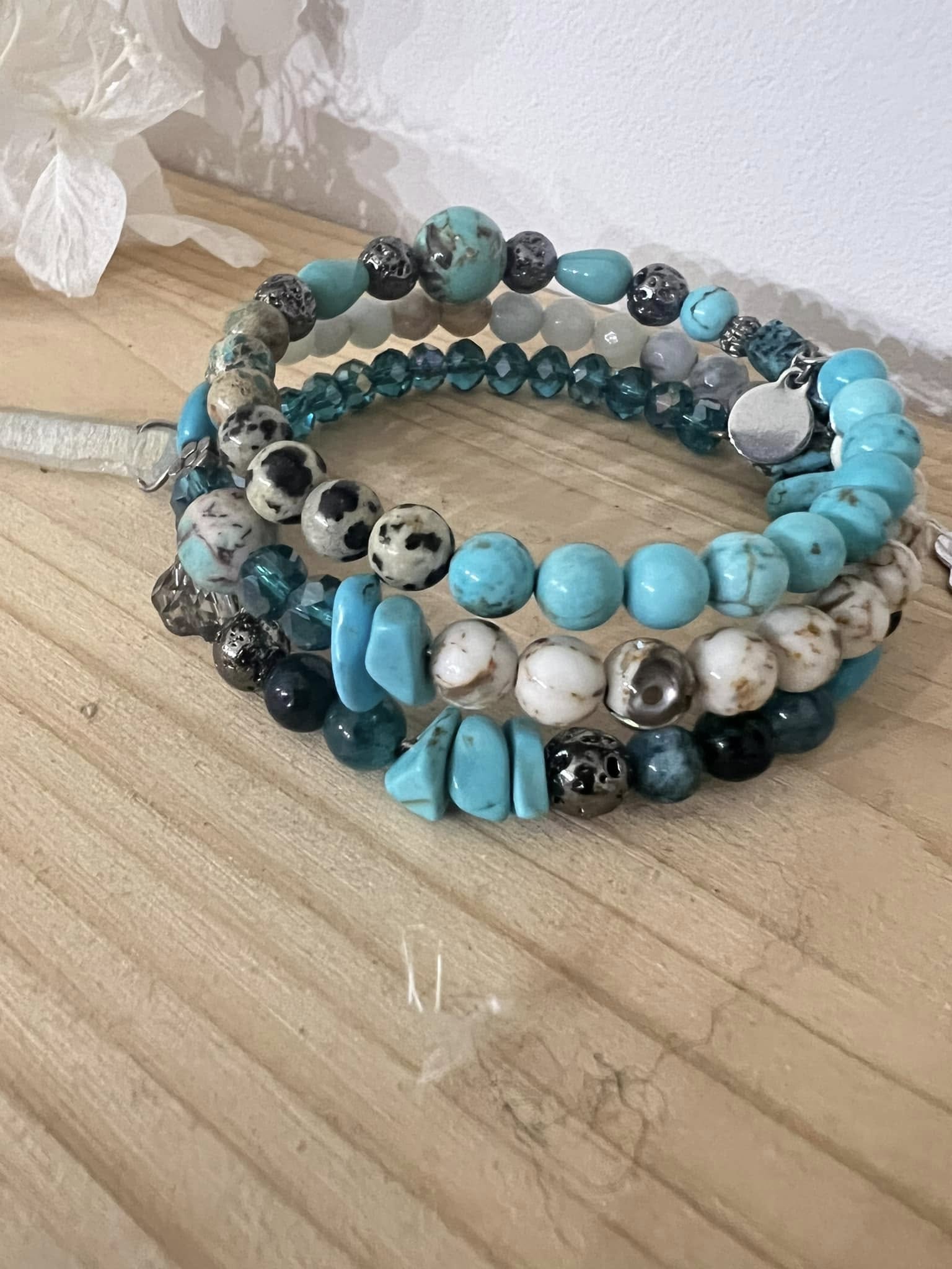 Des bijoux de créatrice en plumes naturelles,Rauzan,33420,Nouvelle-Aquitaine,France