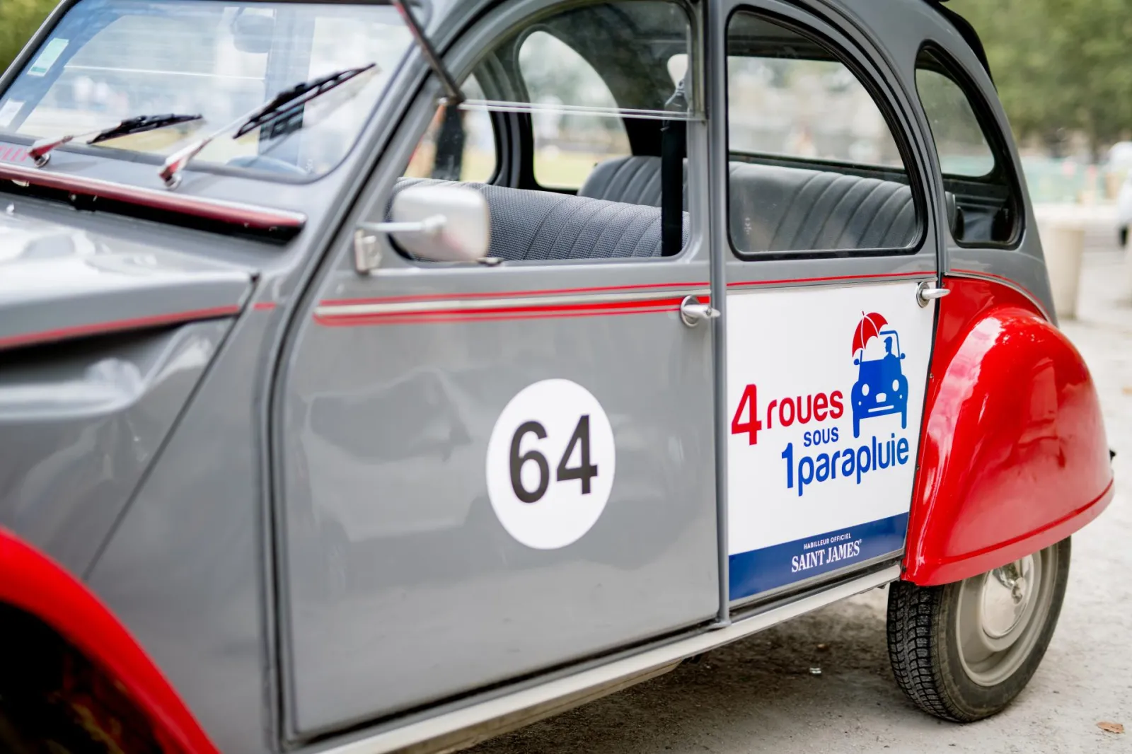 2CV - 4 ROUES SOUS 1 PARAPLUIE,Bordeaux,33000,Nouvelle-Aquitaine,France