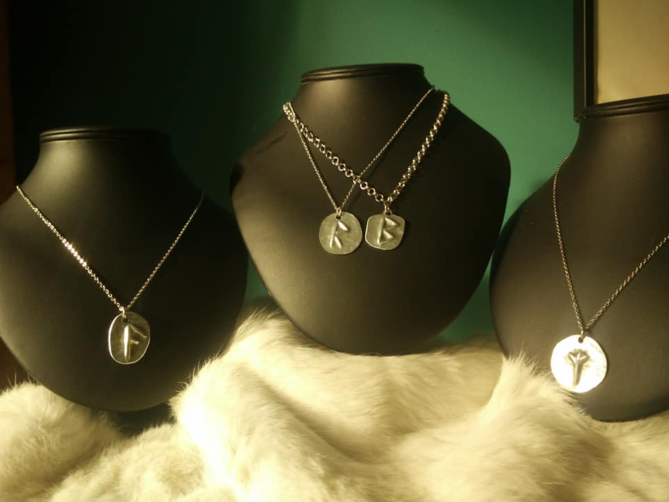 Artisan, Créateur de  Bijoux fantaisie, accessoires et pièces d'armures en écailles et mailles,La Réole,33190,Nouvelle-Aquitaine,France