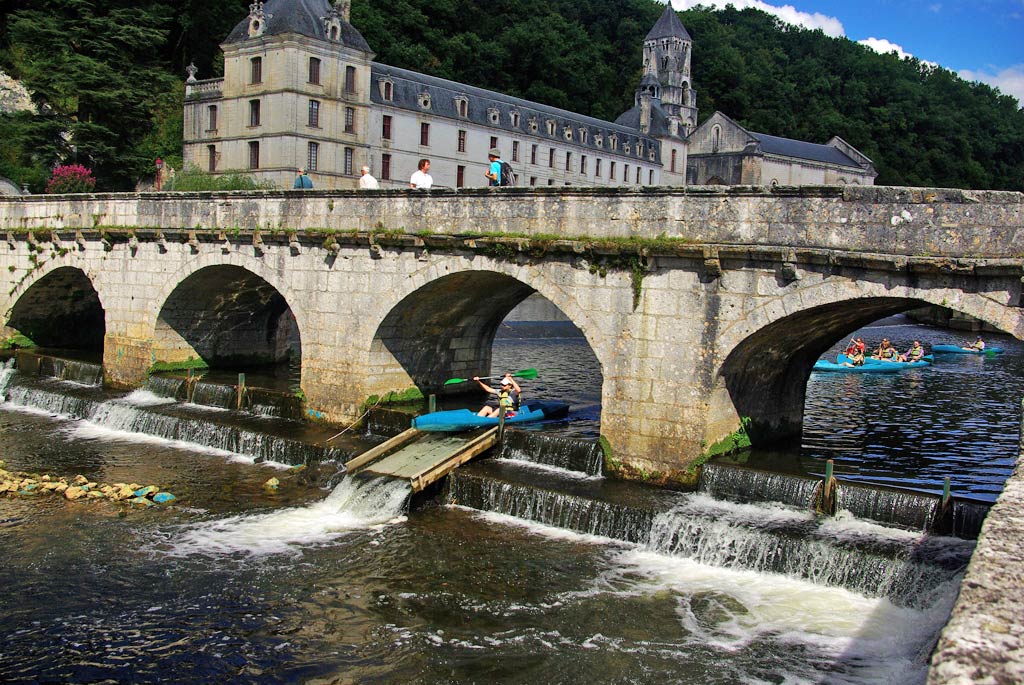 Avec « Allo Canoës » embarquez pour une balade en kayaks ou canoës sur la Dronne!,Brantôme en Périgord,24064,Nouvelle-Aquitaine,France