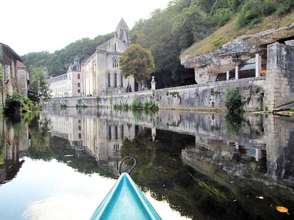 Avec « Allo Canoës » embarquez pour une balade en kayaks ou canoës sur la Dronne!,Brantôme en Périgord,24064,Nouvelle-Aquitaine,France