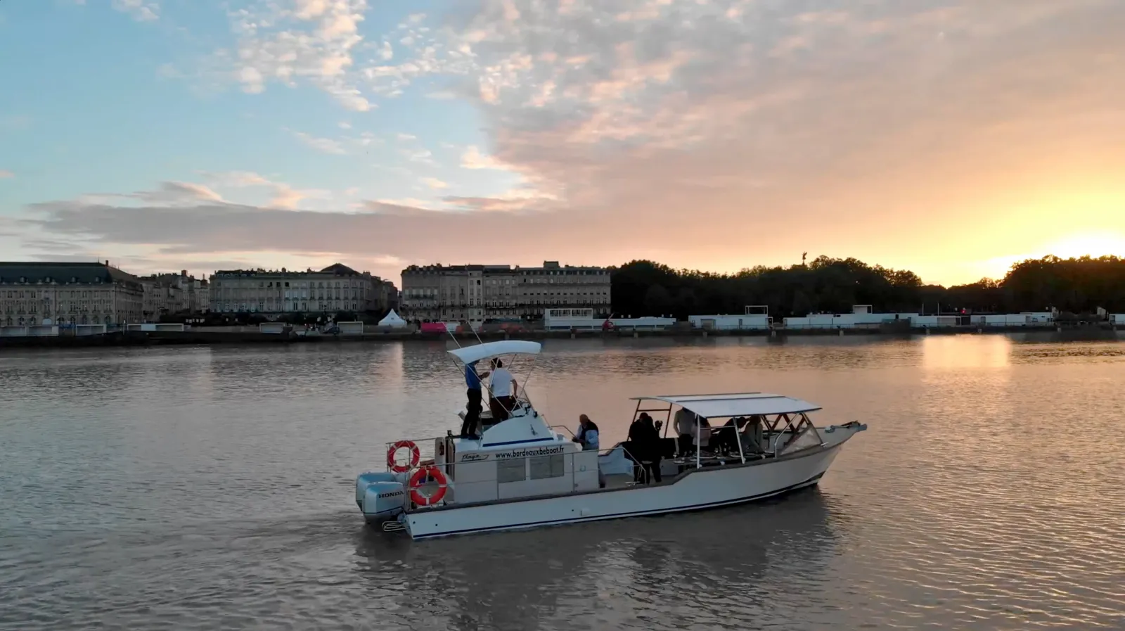 BORDEAUX FOOD TOUR,Bordeaux,33000,Nouvelle-Aquitaine,France