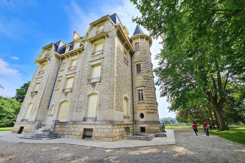 Le Parc Chava est un jardin citadin à la périphérie de Podensac, sur les berges de la Garonne,Podensac,33720,Nouvelle-Aquitaine,France