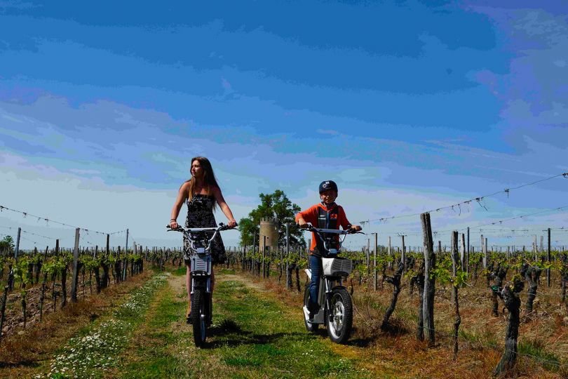 Randonnées en VTT à assistance électrique ECO TOURISME,Laroque,33410,Nouvelle-Aquitaine,France