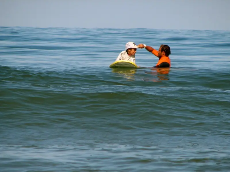 Cours de surf avec un moniteur diplômé,Lacanau,33680,Nouvelle-Aquitaine,France