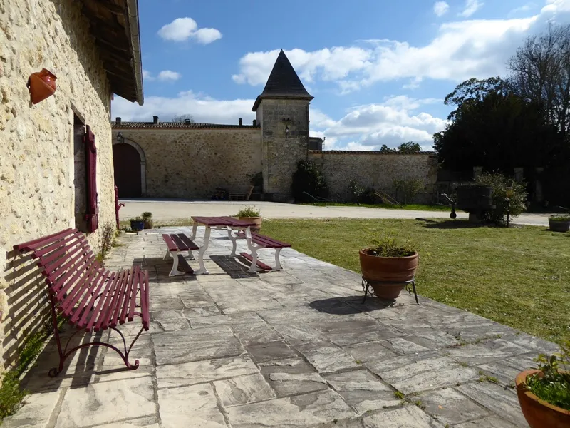 CHÂTEAU DE LISENNES,Tresses,33370,Nouvelle-Aquitaine,France