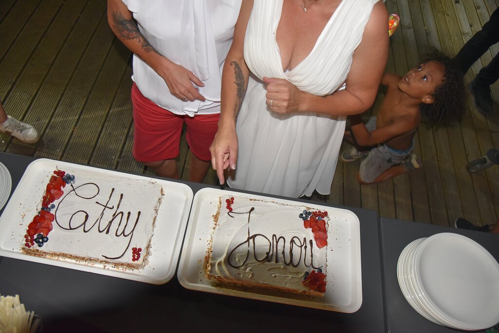 Une table,Le Haillan,33185,Nouvelle-Aquitaine,France