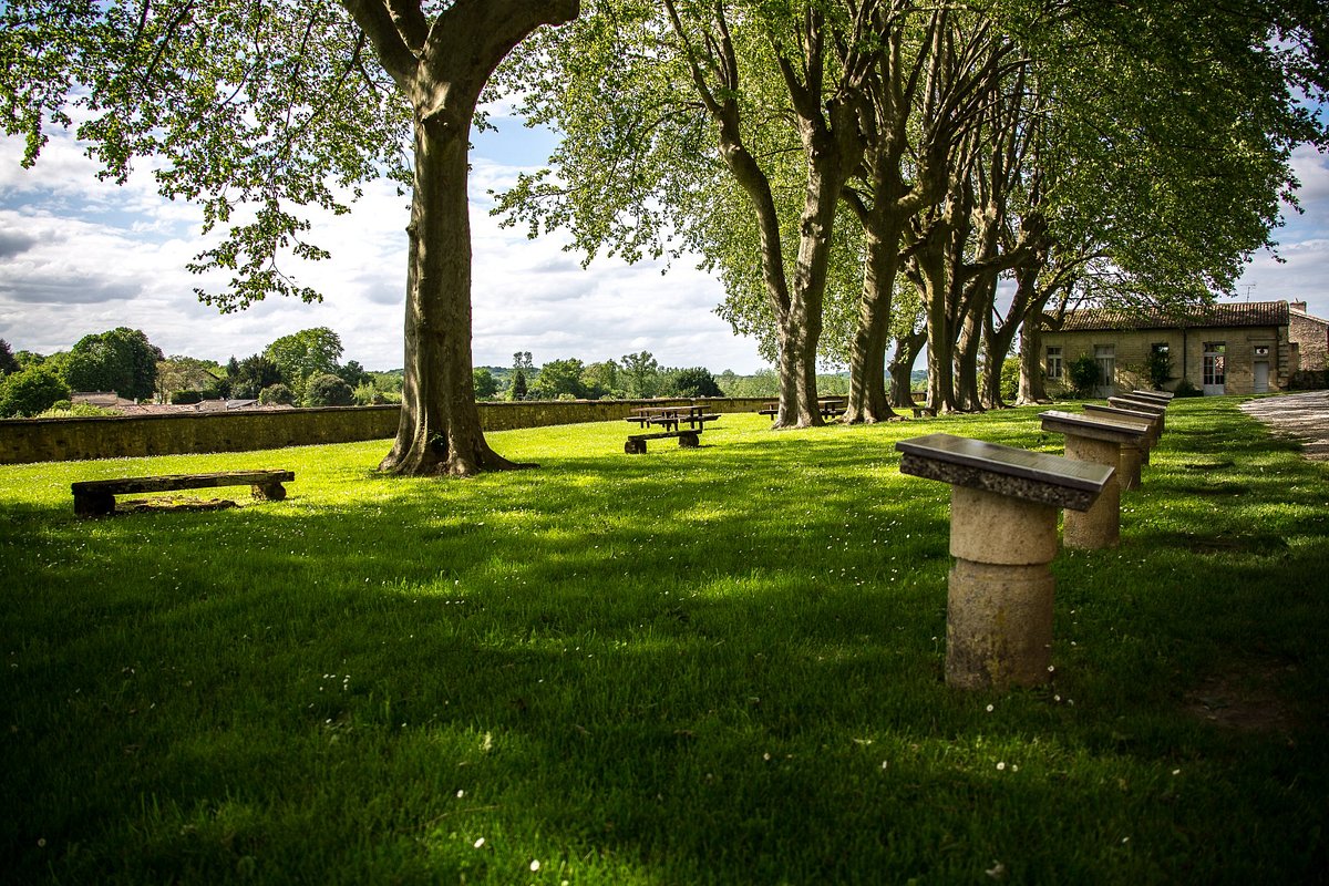 abbaye.sauve-majeure@monuments-nationaux.fr,Bordeaux,33670,Nouvelle-Aquitaine,France