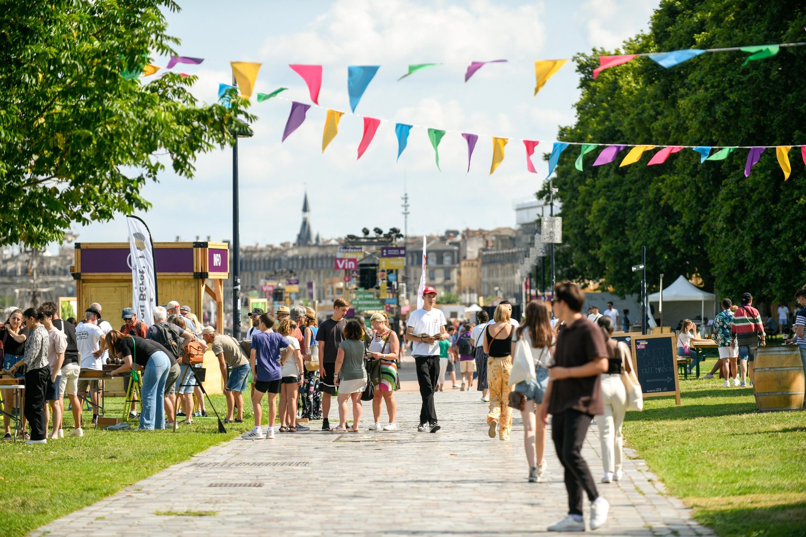 Bordeaux Fête Le Vin,Bordeaux,33000,Nouvelle-Aquitaine,France